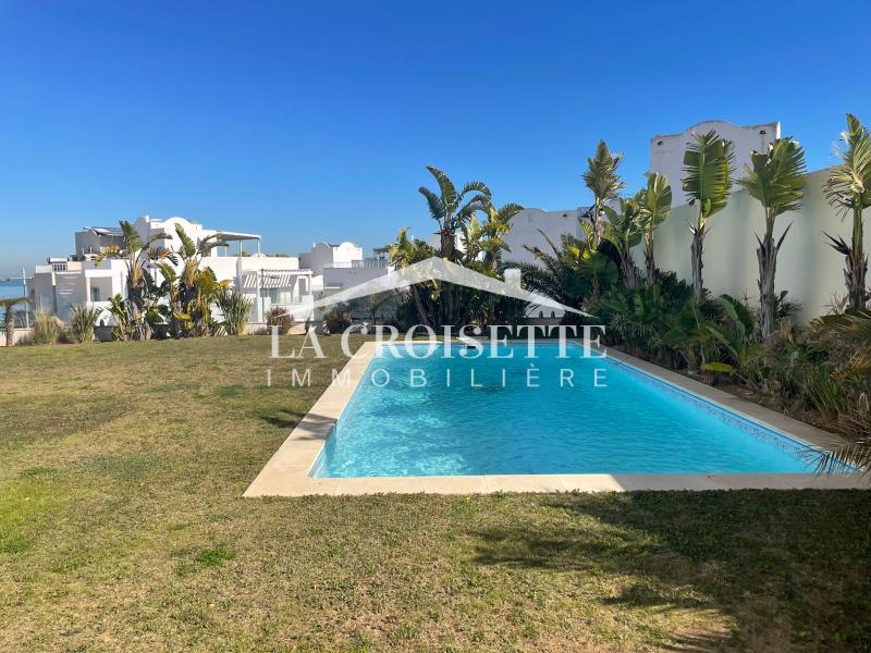 Villa vue sur mer S+5 avec piscine à Gammarth